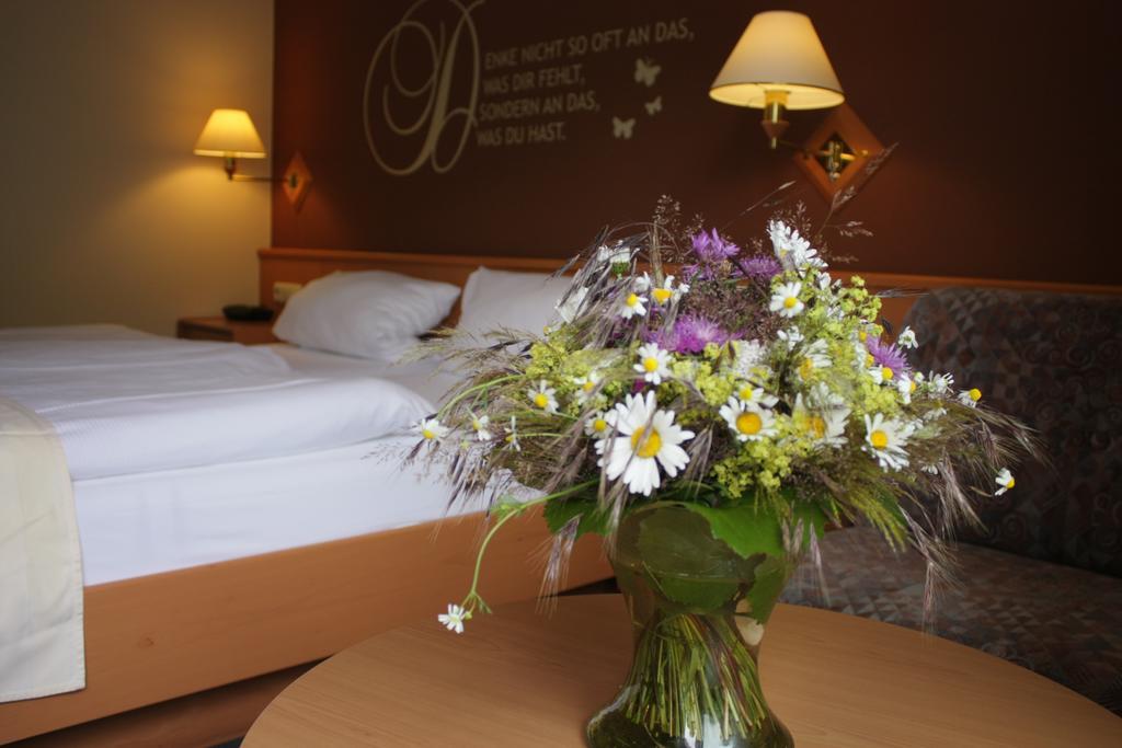 Waldhotel Kurfuerst Kaisersesch Ruang foto