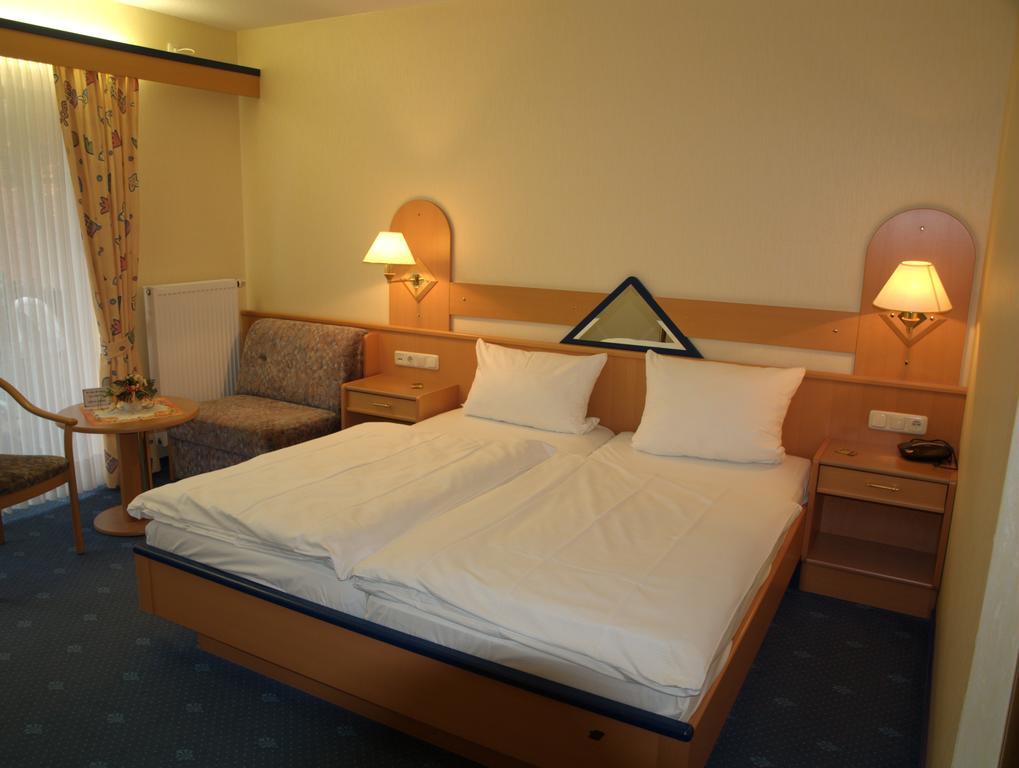 Waldhotel Kurfuerst Kaisersesch Ruang foto